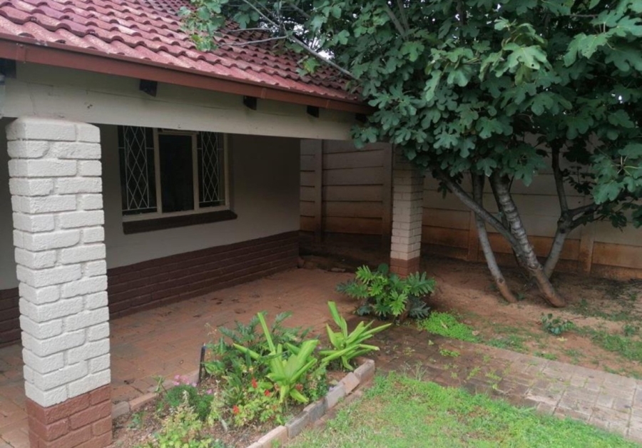 4 Bedroom Property for Sale in Wilkoppies North West